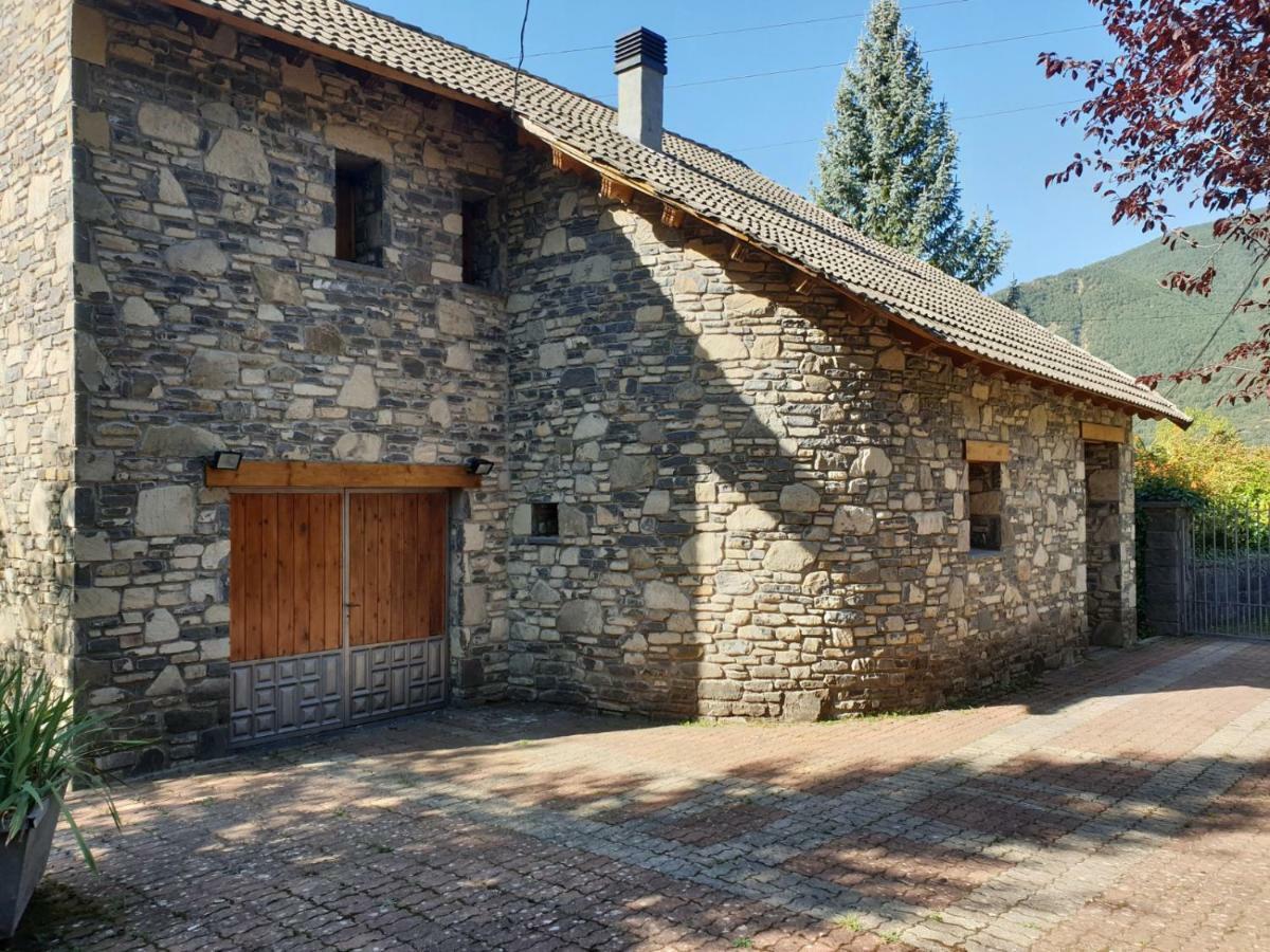 הוילה Villanúa Casa Moron מראה חיצוני תמונה